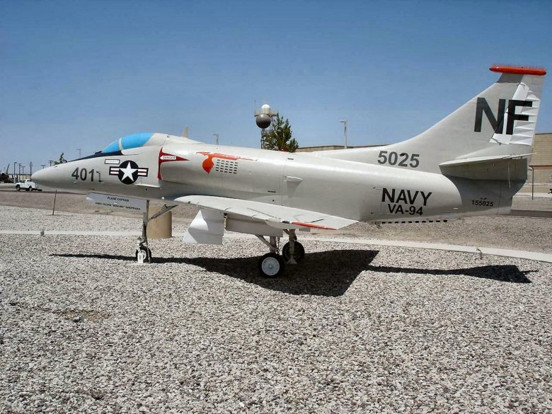 Mcdonnell douglas a-4n skyhawk