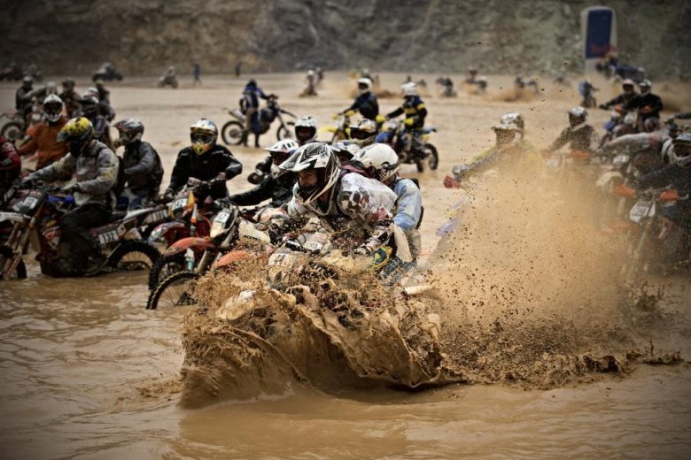 Мотоцикл по грязи