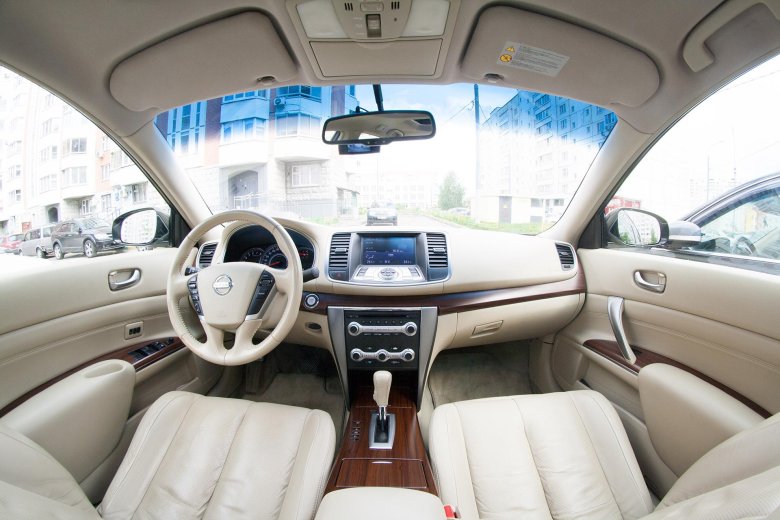 Ниссан тиана 2011