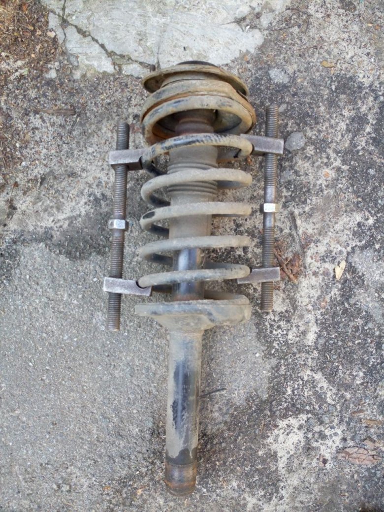 Передние стойки