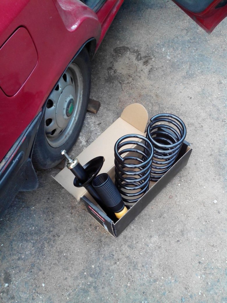 Передние стойки