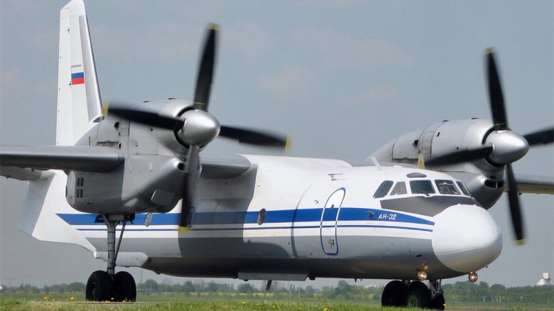 Ан 26 военно транспортный самолёт