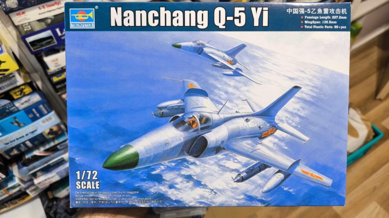 Модель самолета trumpeter