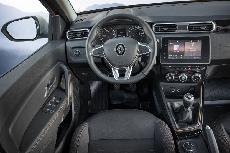 Новый рено дастер салон