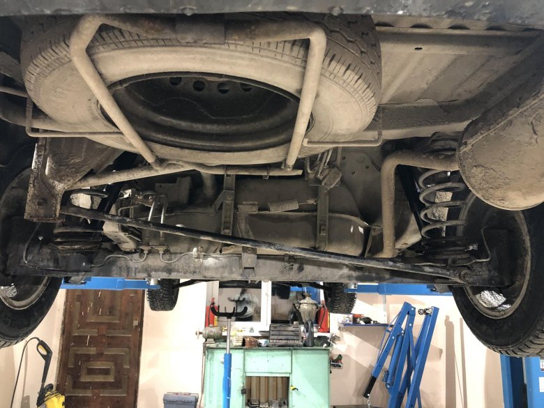 Nissan nv200 днище