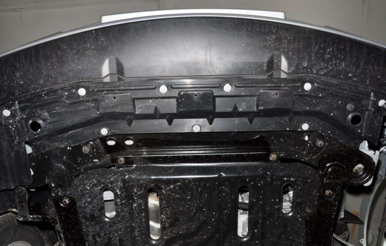 Защита бампера снизу almera g15