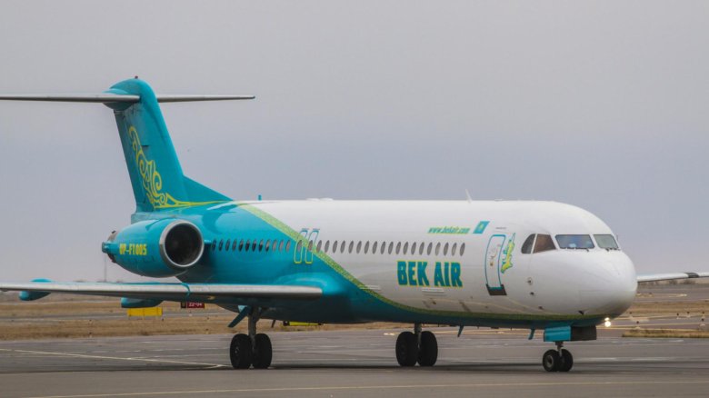 Fokker 100 bek air
