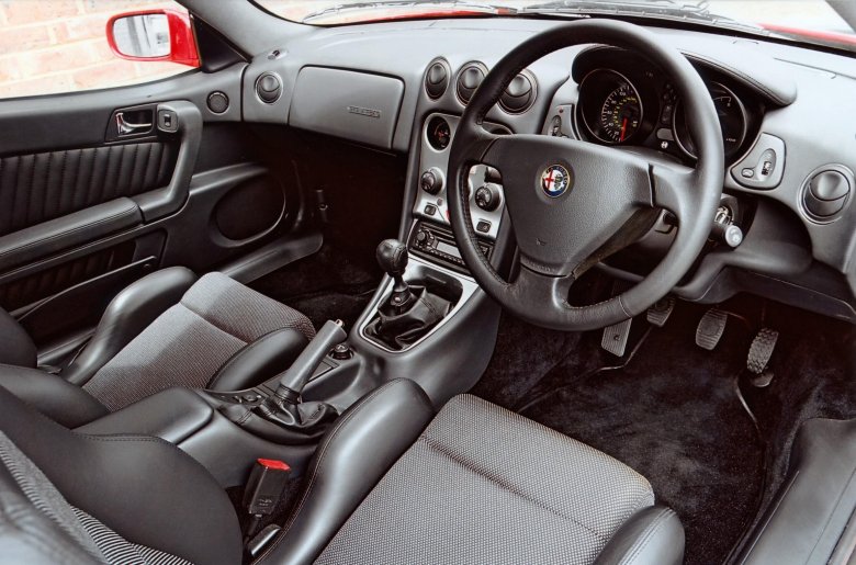 Alfa romeo gtv салон