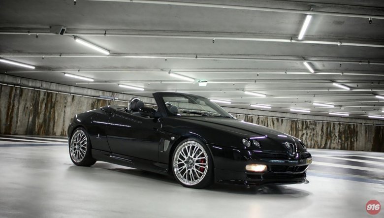 Alfa romeo spider 916