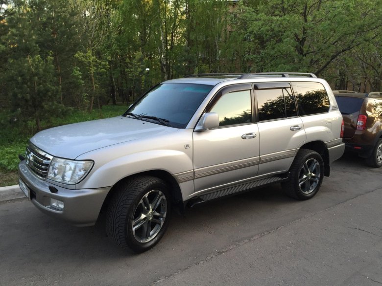 Тойота ленд крузер 2005