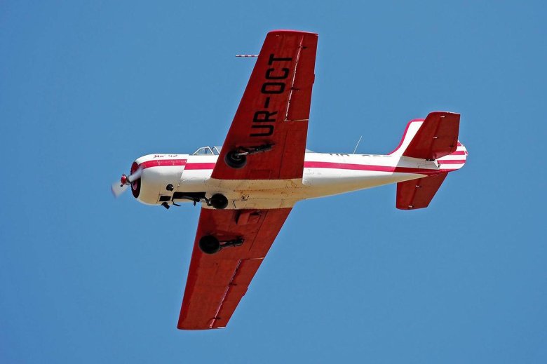 Спортивный самолет як 52