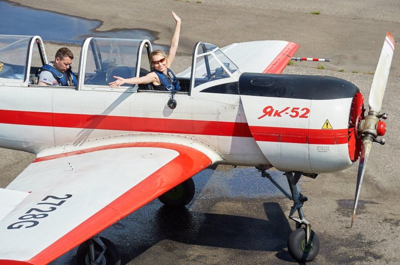 Пилотажный самолет як 52