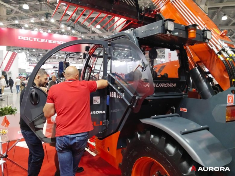 Телескопический погрузчик heli