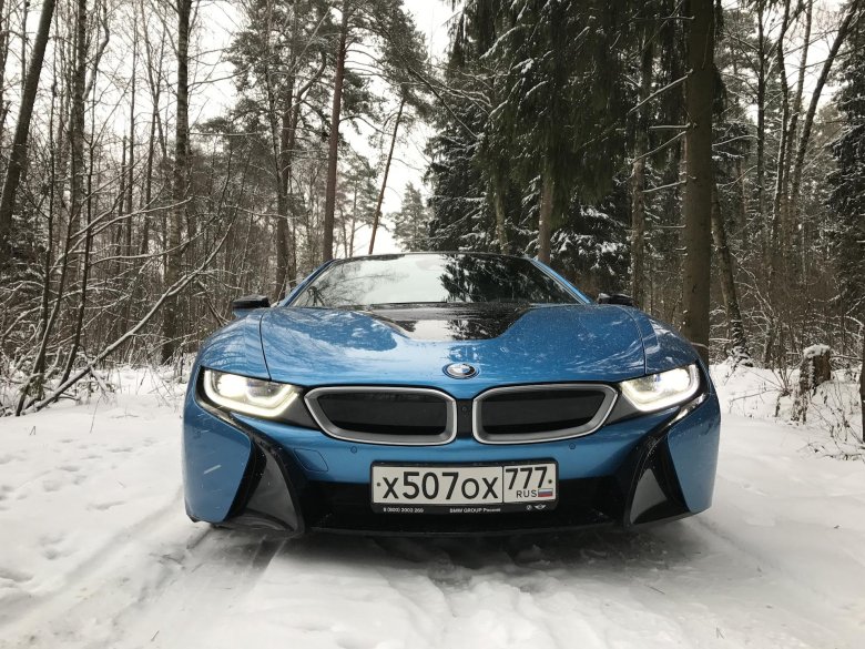 Bmw i8 blue