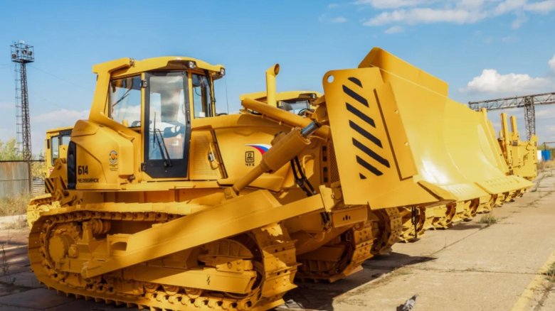 Бульдозер чтз уралтрак