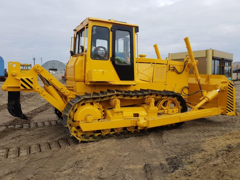 Бульдозер чтз б10м