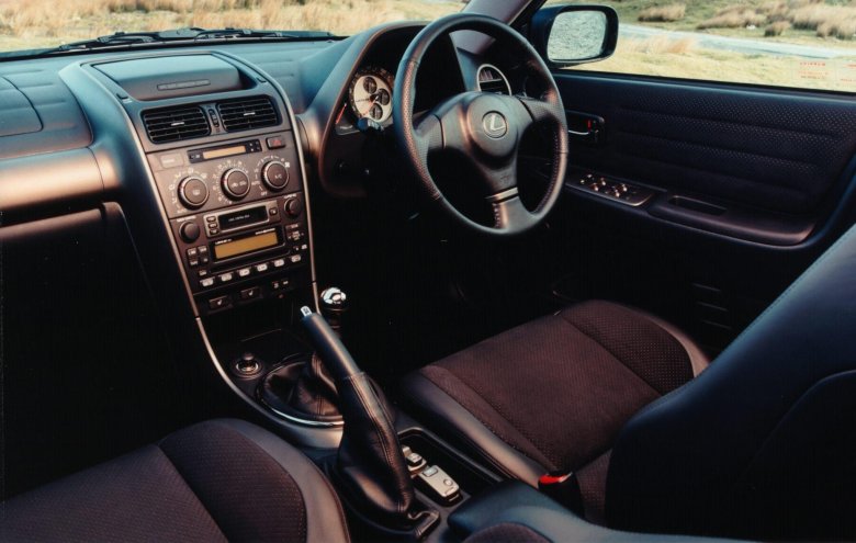 Toyota altezza 1 поколение 1998–2005 xe10