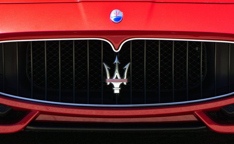 Maserati логотип