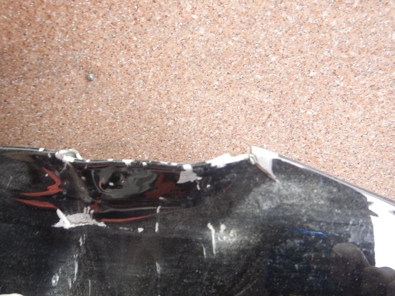 Крыло переднее правое