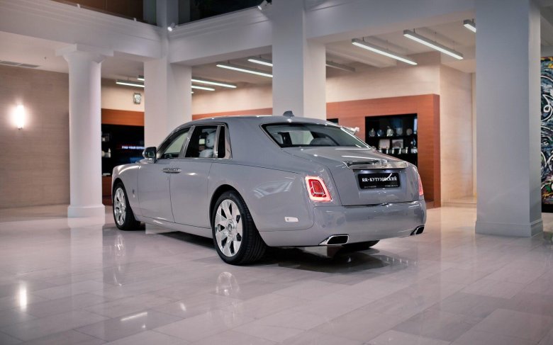 Rolls royce phantom viii
