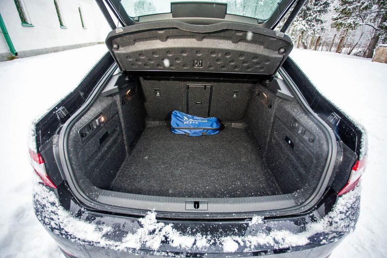 Skoda superb лифтбек багажник