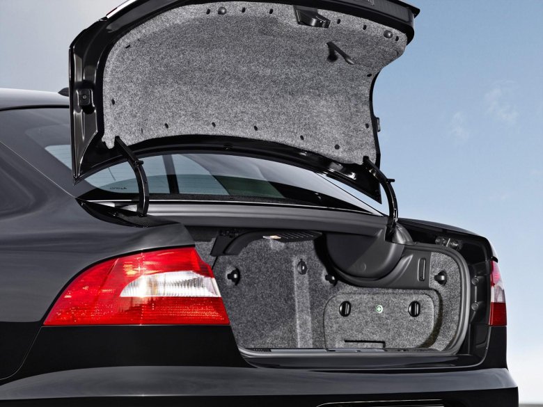 Skoda superb 2012 открытый багажник