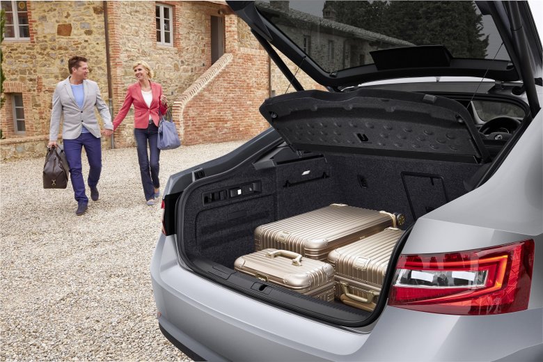 Škoda superb 2016 багажник
