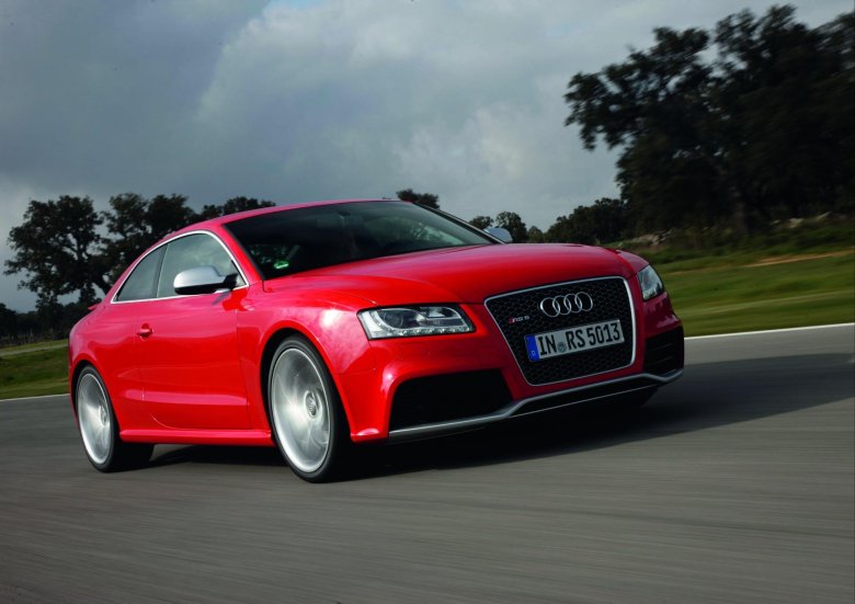 Audi rs5 coupe 2011