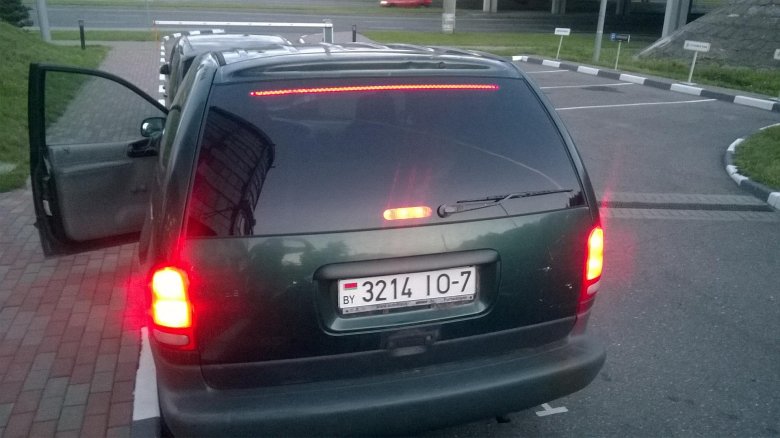 Задний фонарь плимут вояджер