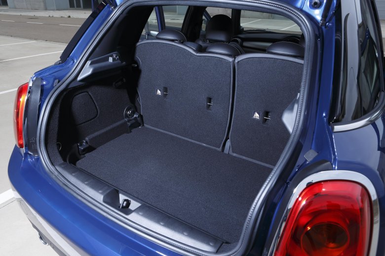 Mini hatch 5d 2015 багажник