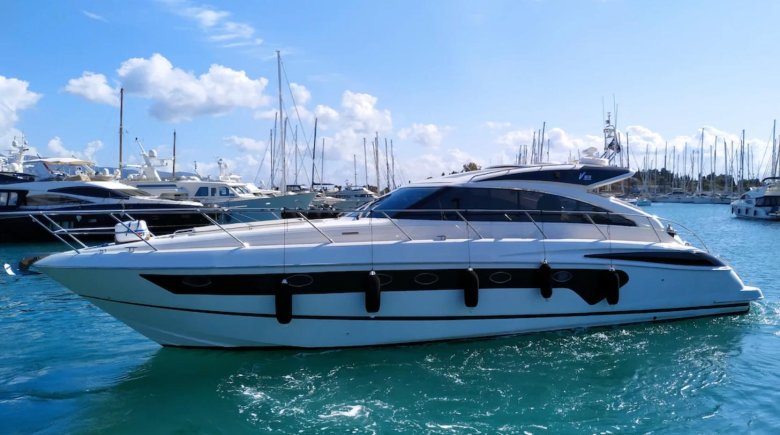 Sunseeker 65 sport yacht