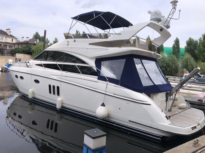 Моторная яхта