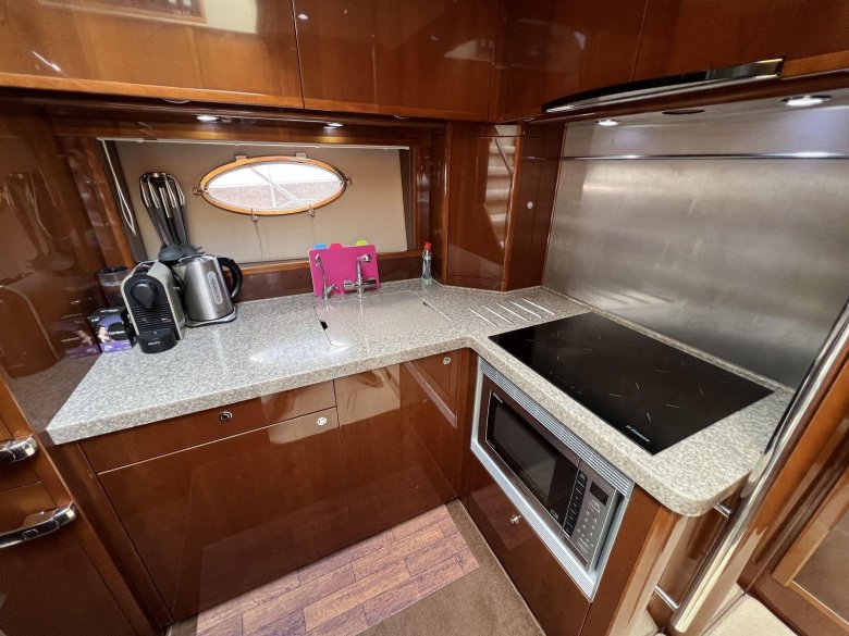 Яхта принцесса 50