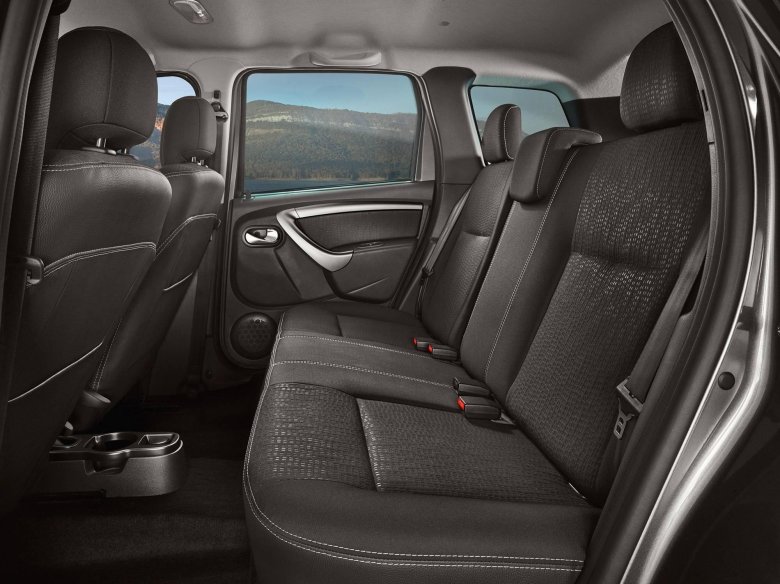 Nissan terrano салон