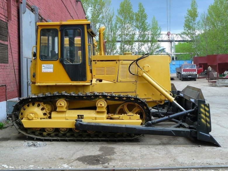 Бульдозер чтз т 170