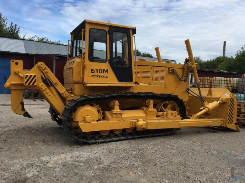 Бульдозер б10м