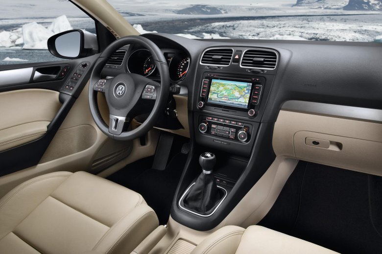 Volkswagen golf 2010 interior