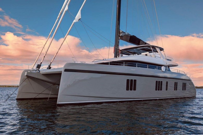 Парусная яхта-катамаран «sunreef 150 ultimate»