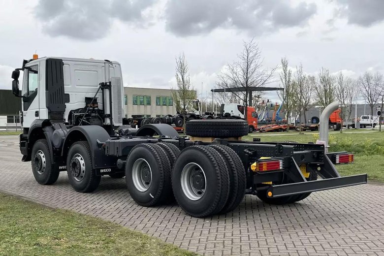 Ивеко траккер