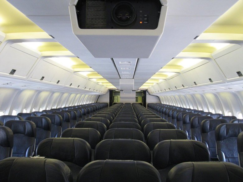 Boeing 767 33a er салон