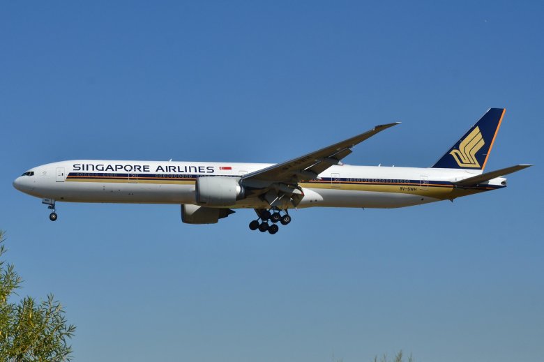 Самолет боинг 777 300