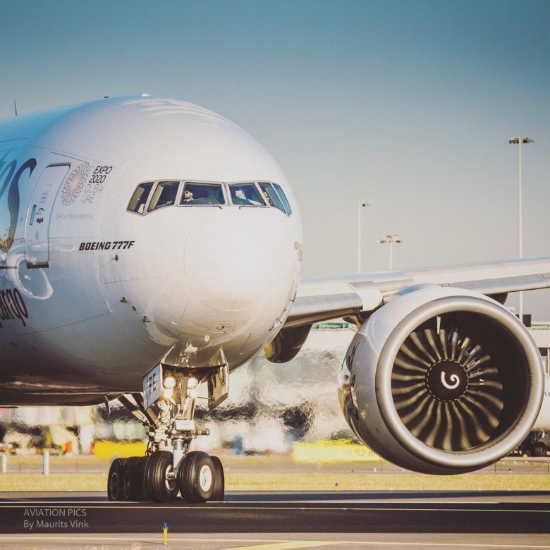 Самолет боинг 777 300