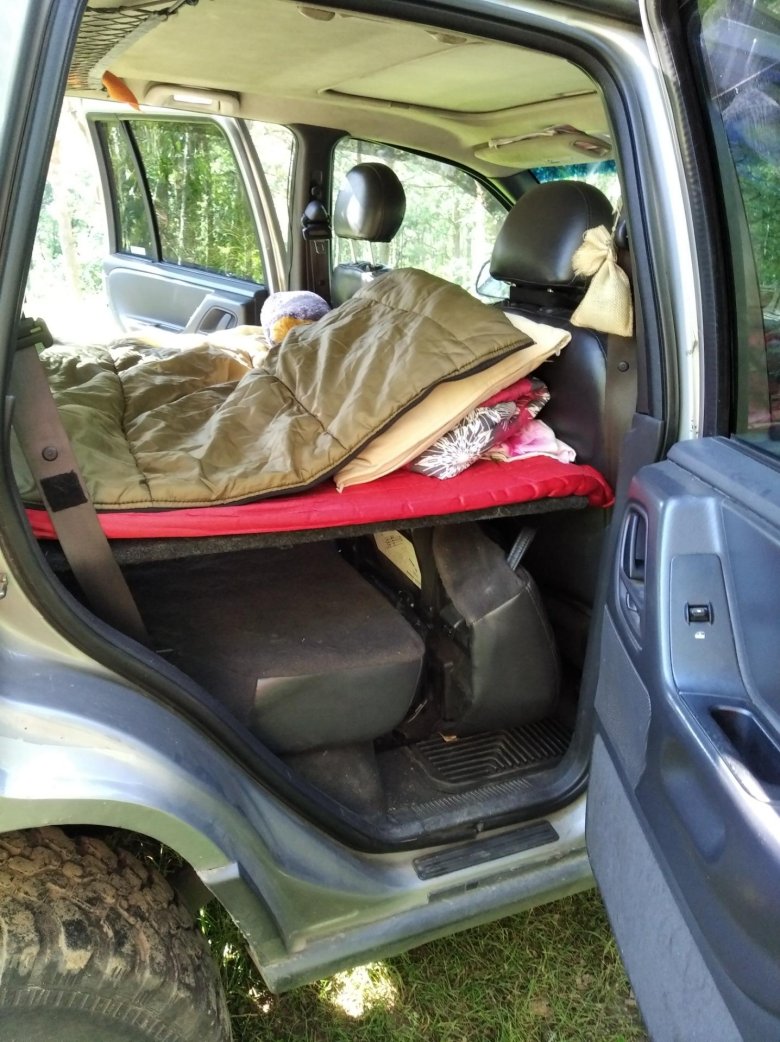 Спальное место в машине