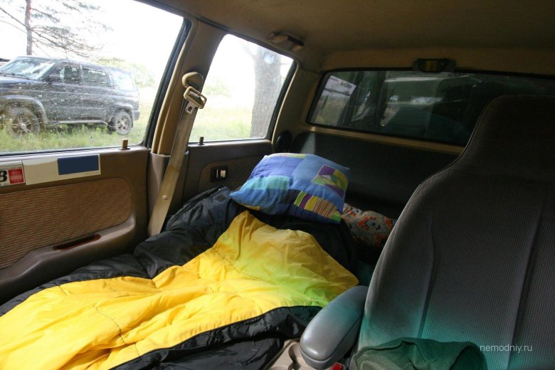 Спальное место в машине