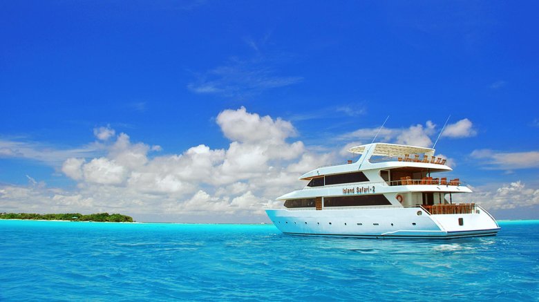 Яхта на мальдивах