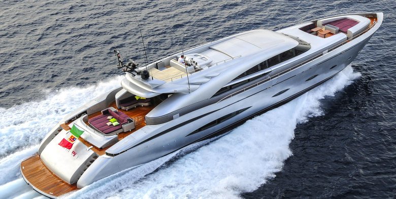 Яхта моторная першинг