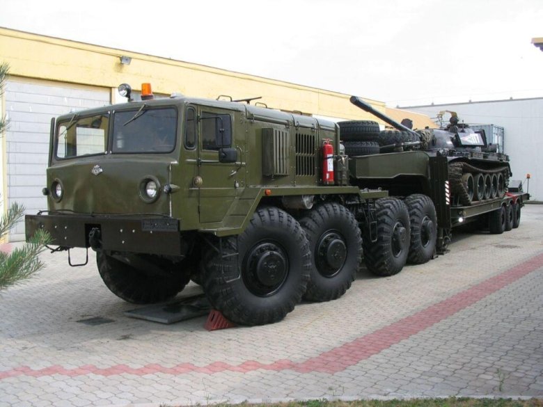 Маз военный тягач 537
