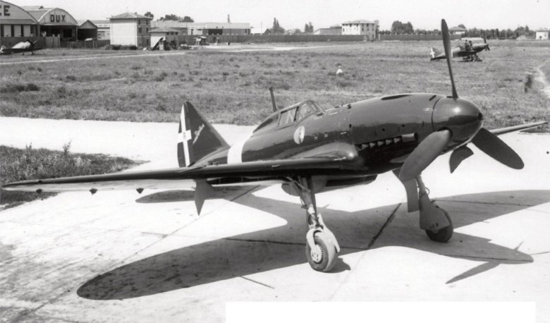 Истребитель reggiane re.2006