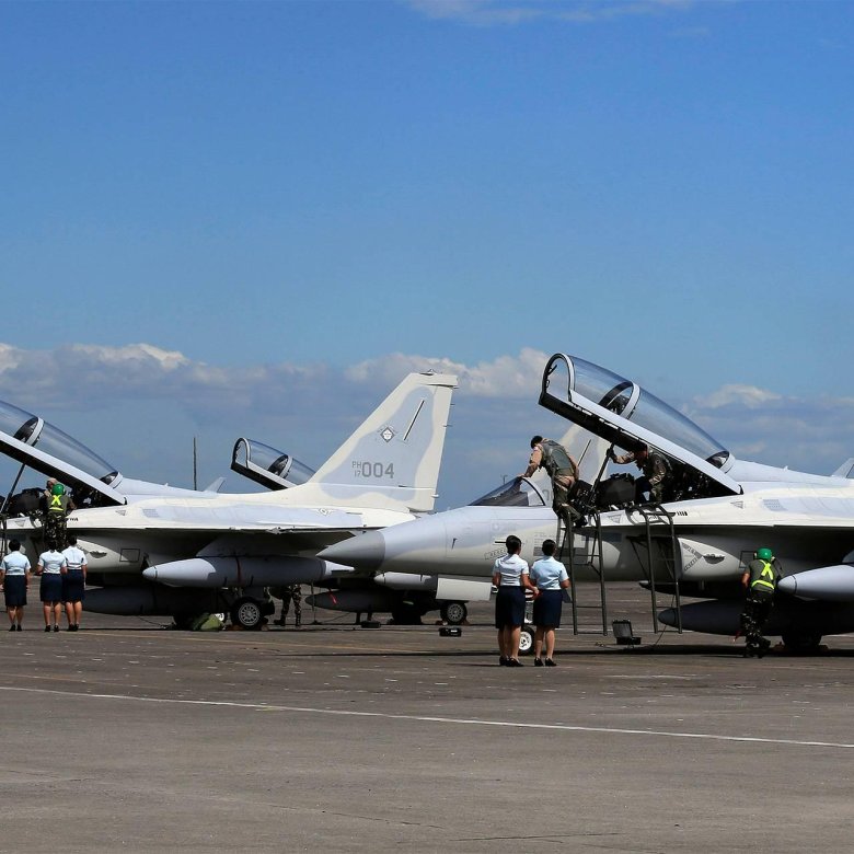 Самолет военные