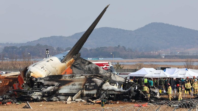 В южной корее разбился самолет